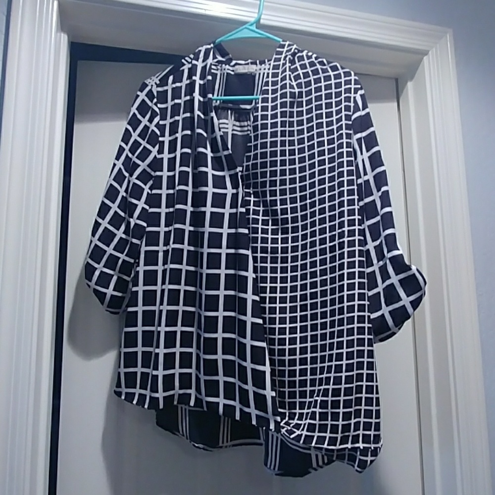 Nwot Super cute Black and white Blouse